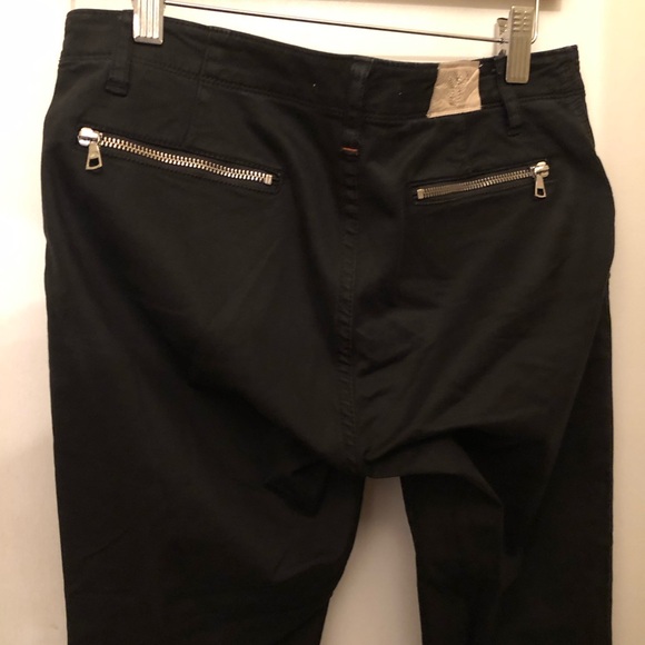 TNA skinny jeans with zippers. Size 2. Color black. - Picture 3 of 6